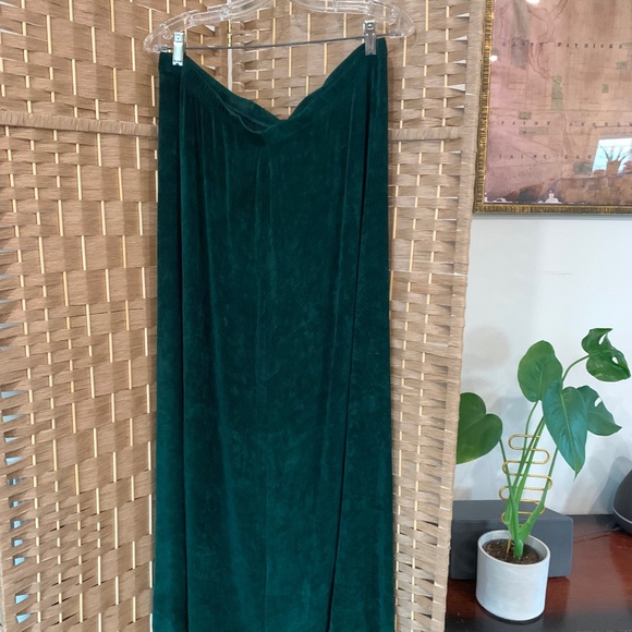 Elegant Green Maxi Skirt - Picture 5 of 5